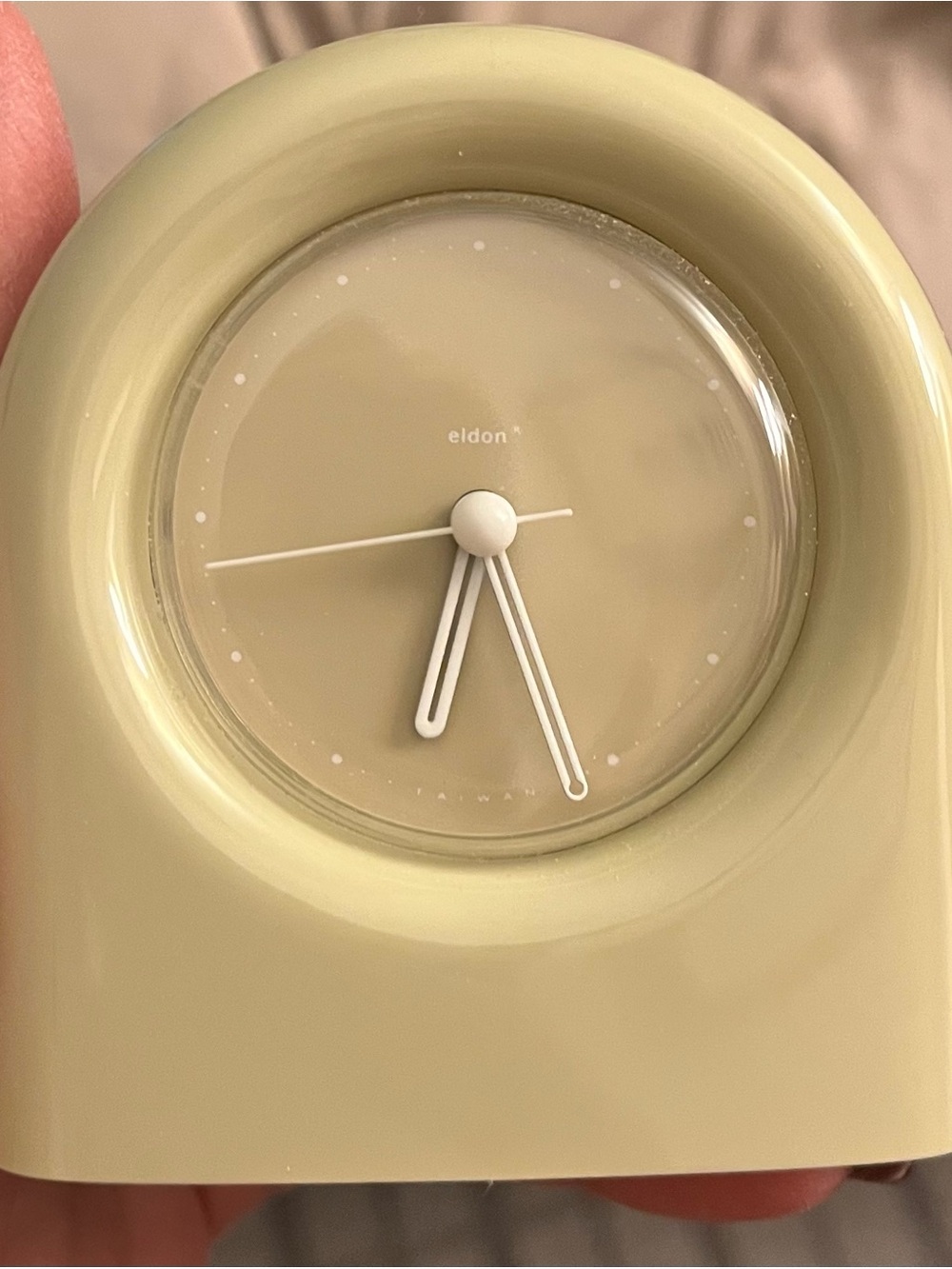 Vintage 1989 Eldon Beige Minimalist Table Clock - Soft Neutral Accent